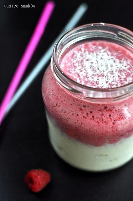 Malinowe smoothie z kokosem i bananem
