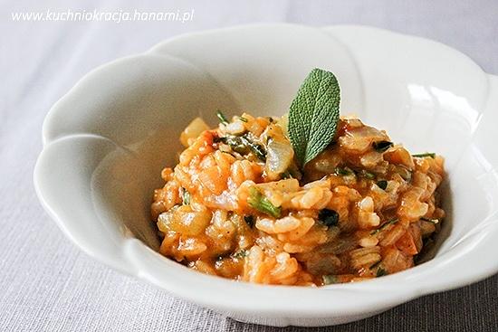 Risotto z dynią, kalarepą, pomidorami i szałwią