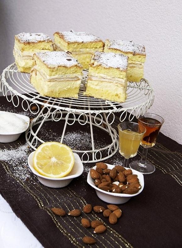 Ciasto kokosowe z lemon curd i bezą migdałową