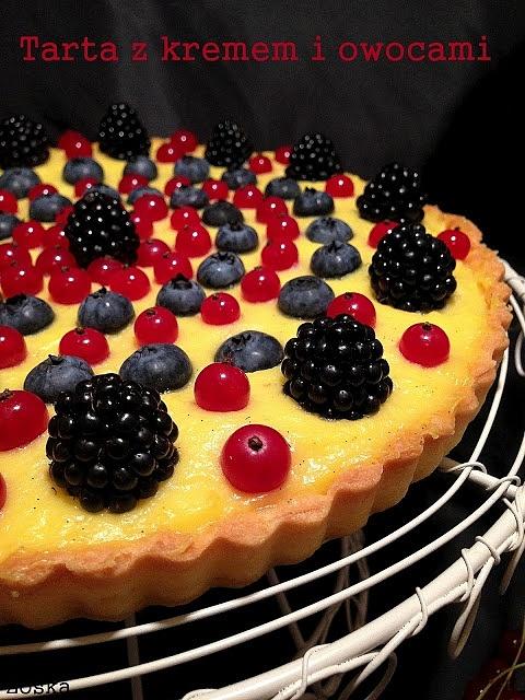 Tarta z crème pâtissière i owocami sezonowymi