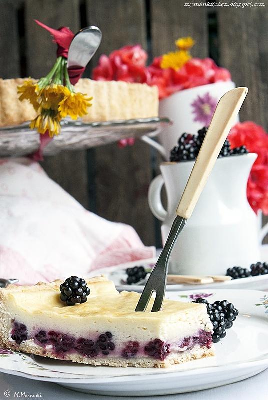 Tarta sernikowa z jeżynami