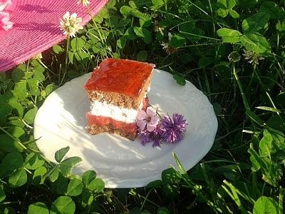 Malinka z biszkoptem i malinową masą