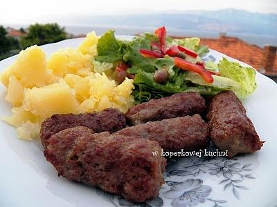 Cevapcici - tradycyjne danie bałkańskie