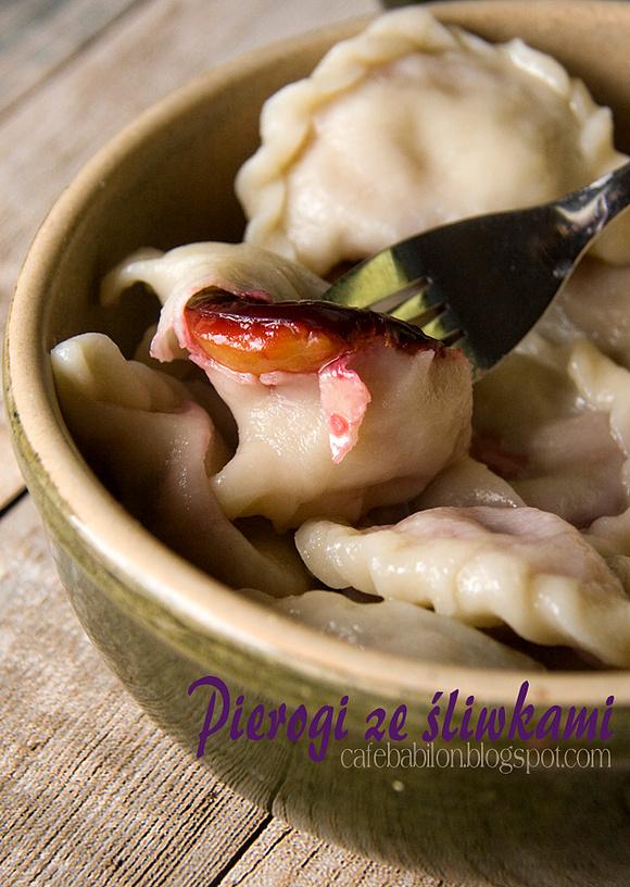 Pierogi ze śliwkami