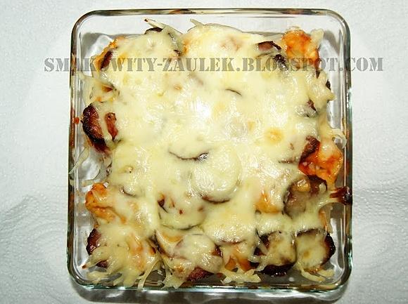 Zapiekane tortellini z serem, kiełbaską i sosem pomidorowym