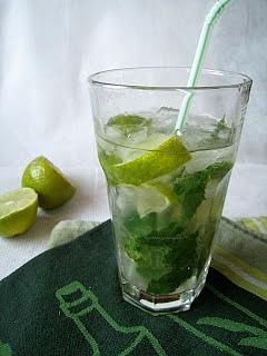 Drink mojito - jak zrobić klasyczny koktajl z miętą i limonką