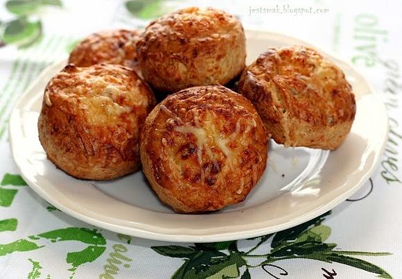 Jogurtowe bułeczki scones z serem