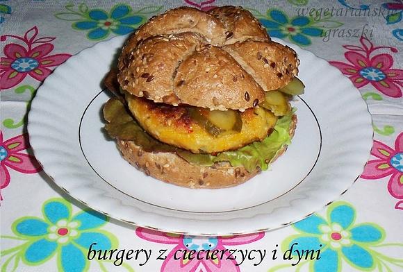 Burgery z ciecierzycy i dyni