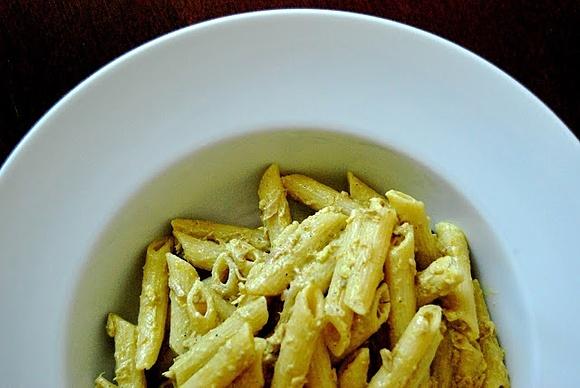 Makaron penne z tuńczykiem i curry