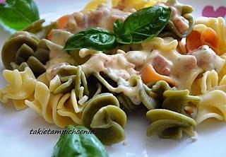 Carbonara na kolorowych świdrach