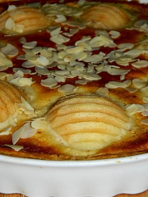 Tarta migdałowo-gruszkowa