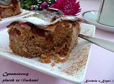 Cynamonowy placek ze śliwkami