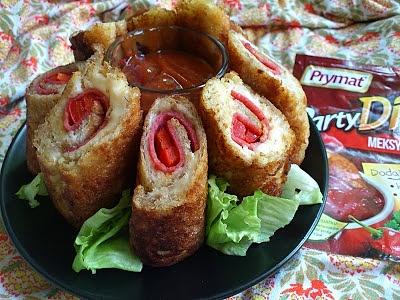 Tosty francuskie z serem, salami i papryką na ostro