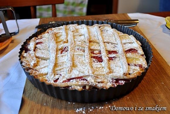 Tarta z budyniem i truskawkami