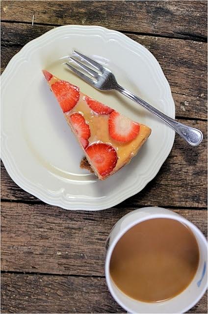 Sernik z masą kajmakową i toffee