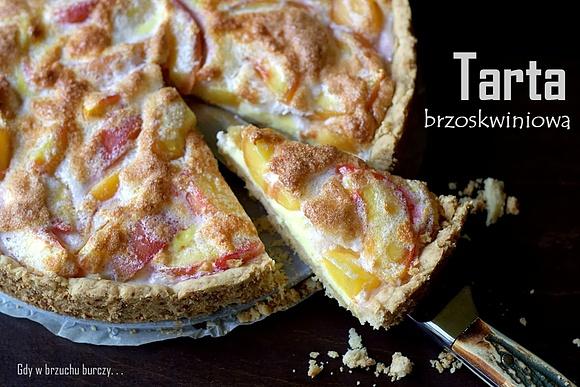 Tarta z brzoskwiniami o delikatnej konsystencji