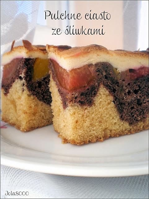 Pulchne ciasto ze śliwkami i kakao