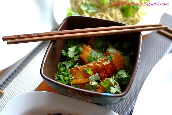 Łosoś w sosie teriyaki z warzywami i grzybami mun