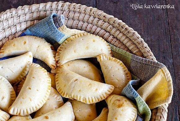 Pierożki bananowo-daktylowe bez cukru