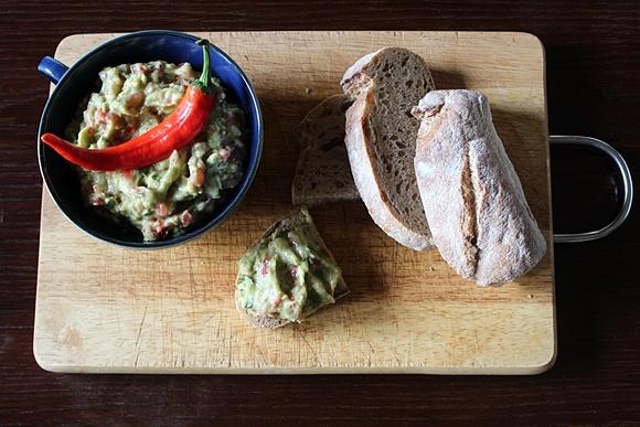 Guacamole - tradycyjna meksykańska pasta z awokado