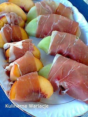 Owocowa przekąska z prosciutto