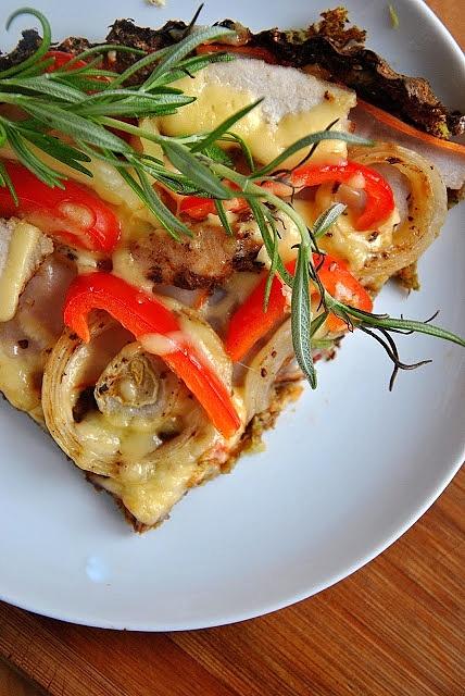 Dietetyczna pizza na brokułowym spodzie