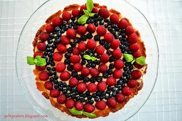 Tarta z owocami z lasu