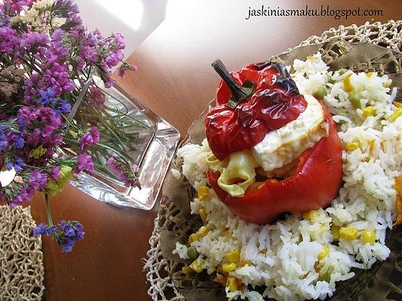 Papryka faszerowana ravioli i serem feta