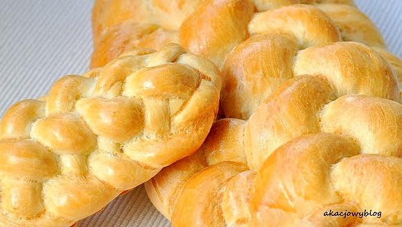 Chleb pszenny z ośmioczęściowego warkocza