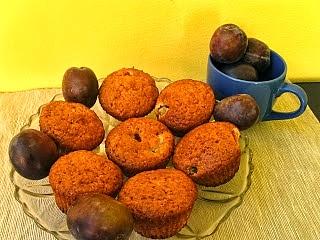 Muffinki ze śliwkami