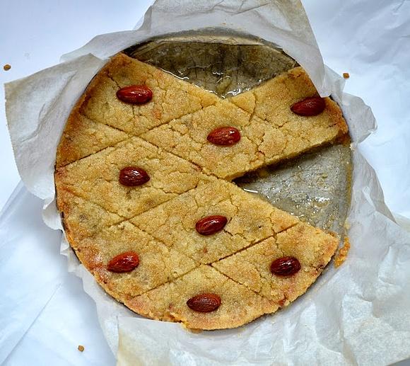 Żydowskie ciasto z kaszy manny i kozieradki