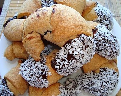 Orkiszowe rogaliki krucho-drożdżowe