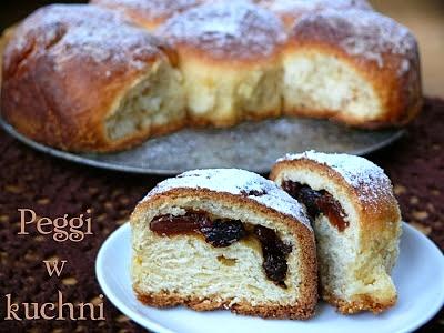 Buchty z rodzynkami - aromatyczne drożdżowe bułeczki na śniadanie