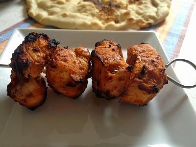 Kurczak tikka na bazie jogurtu z przyprawami, grillowany lub pieczony