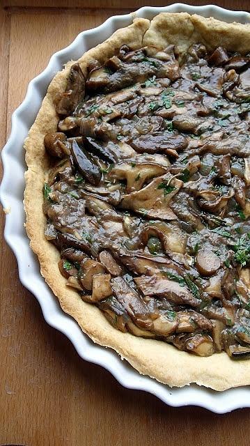 Tarta z podgrzybkami i serem camembert