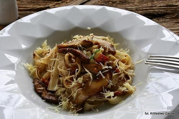 Tagliatelle z grzybami i boczkiem