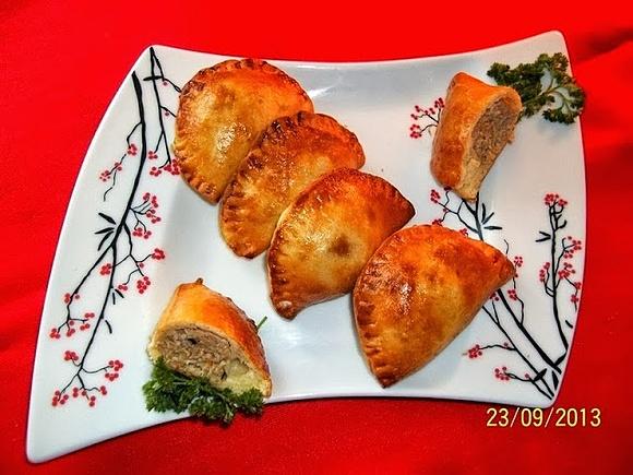 Pierogi z pieca z mięsem i warzywami