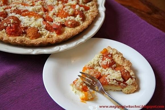 Tarta z morelami pod kruszonką imbirową