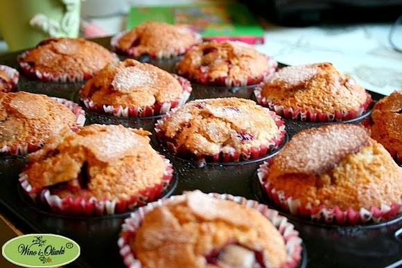 Muffinki ze śliwkami i cynamonową czapką