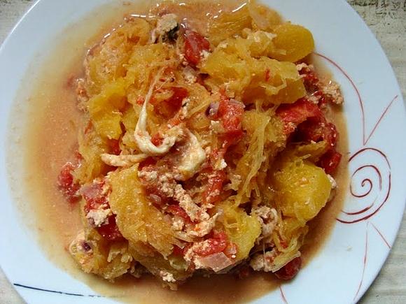 Zapiekanka z dynią makaronową i kurczakiem