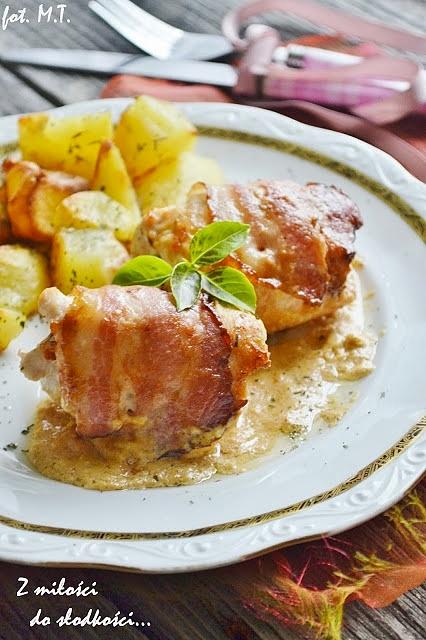 Roladki z kurczaka ze śliwkami i boczkiem