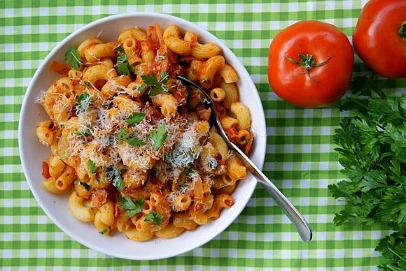 Chifferi all'amatriciana