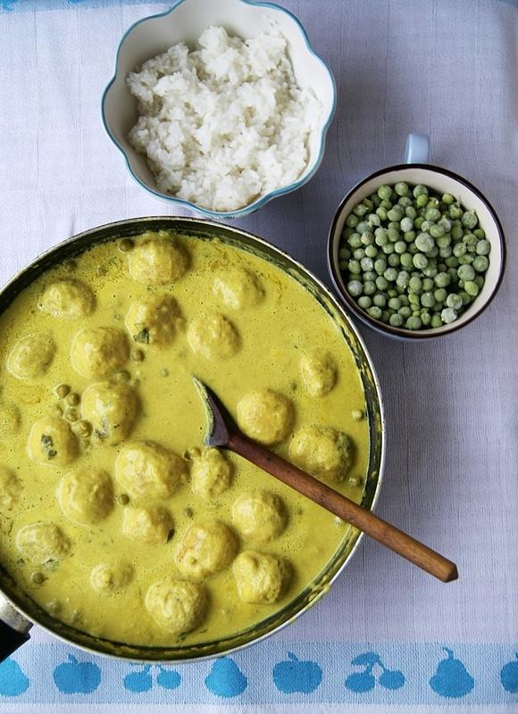 Puleciki z indyka w sosie curry