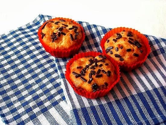 Owsiane muffinki z suszonymi morelami