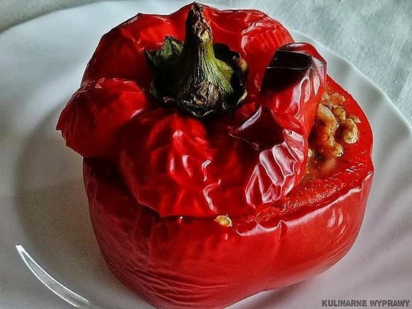 Papryka faszerowana z mięsem mielonym i ryżem
