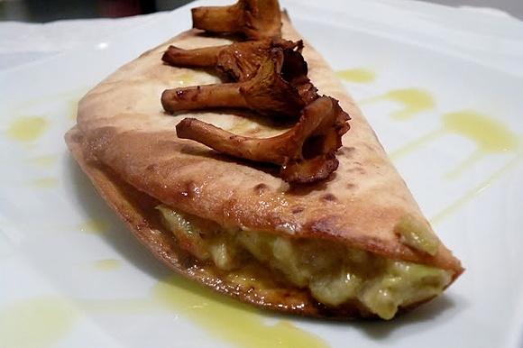 Grillowana tortilla z selerowym musem i pastą z suszonych pomidorów