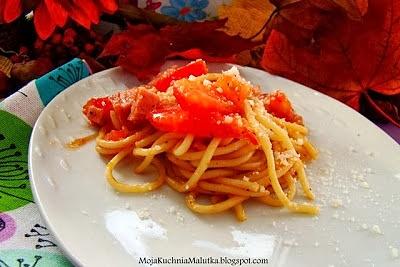 Spaghetti z pomidorami i Grana Padano