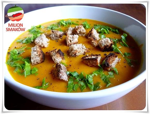 Zupa krem z dyni i marchewki z curry i imbirem