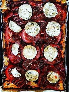Tarta z pomidorami i kozim serem