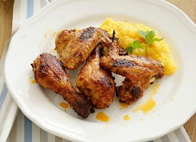 Pieczone udka i skrzydełka z kurczaka z puree ziemniaczano-dyniowym